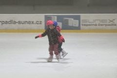 4. lekce školičky bruslení ve Velkých Popovicích