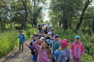 Berušky - Vycházka na hřiště do Kostelce u Křížků