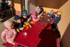 8273ff9c-e79f-423e-818c-885b41b4b13f