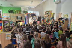 4ece8ca8-747f-41a8-a58e-e691c3a5fc8e