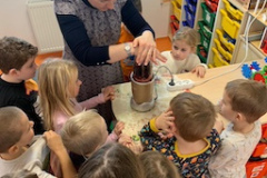 d9eb6bd9-959d-4a91-bab6-bf5070c80150