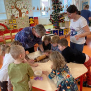 Ježečci - Pečení perníčků