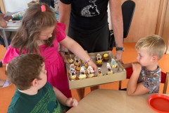 33a5b550-341d-4274-8e69-0af488203517