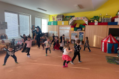 aef41156-72f0-4787-844a-4b905758057b