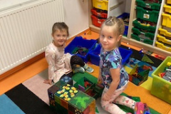 ec74e0bf-683c-4e67-8e75-622de5a7a859