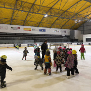 Školička bruslení ve Velkých Popovicích - 2. pololetí, 2. lekce