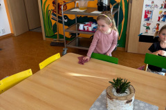 571D787B-77D3-4C85-BD32-34C7859AA8A8