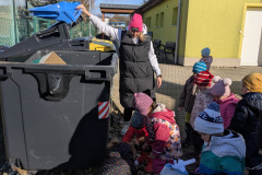 e5863763-dbcc-4b52-a687-25f08c4b796e