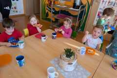 eee823fb-e759-4c4e-adf1-02af563311d2