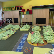 Včeličky - Spinkání ve školce přes noc