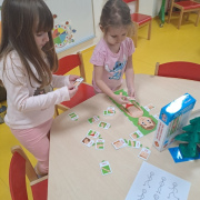 Veverky - Od hlavy až k patě, aneb kde mám kolínko a proč jíst zeleninu...